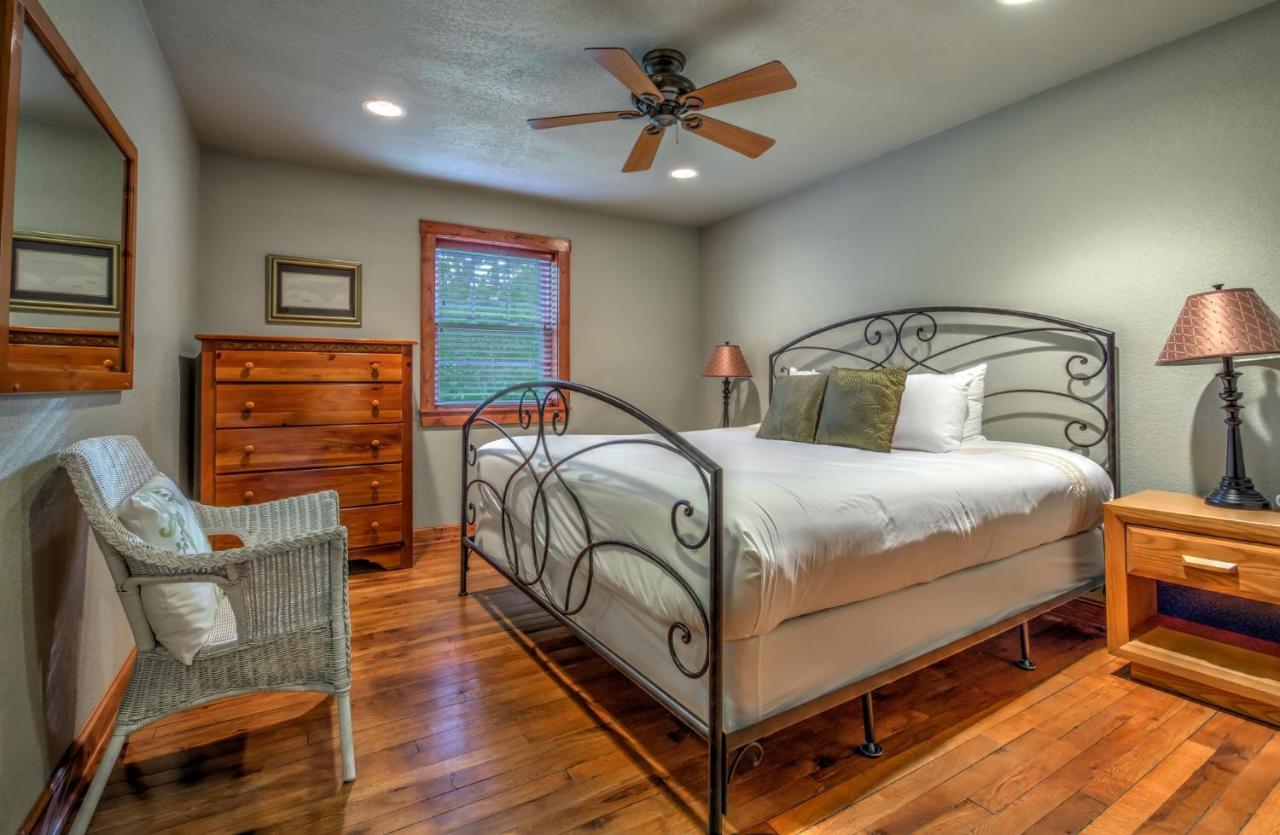 Linville Falls Lodge&Cottages Esterno foto